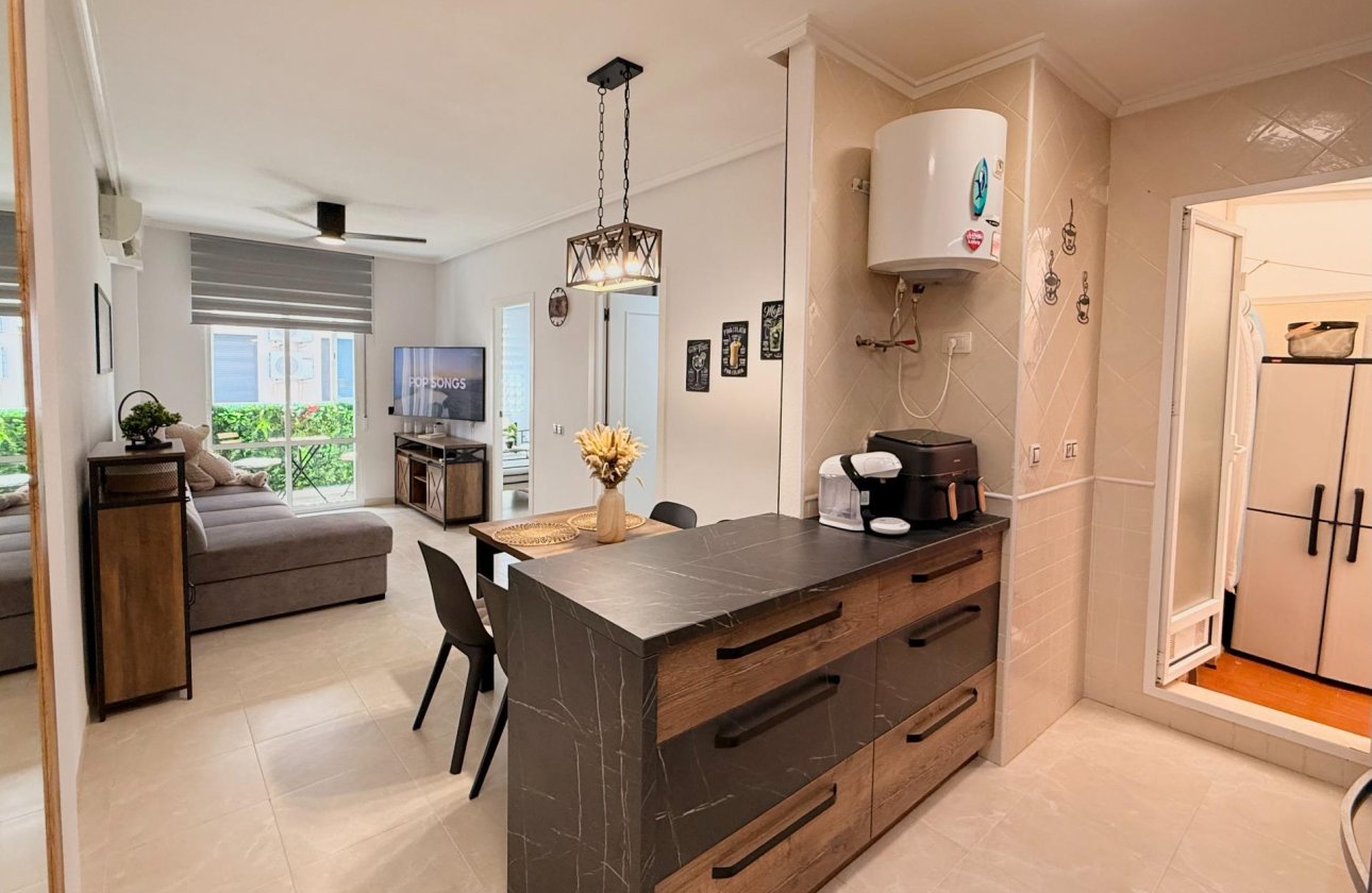 Revente - Appartement -
Torrevieja - Estacion De Autobuses