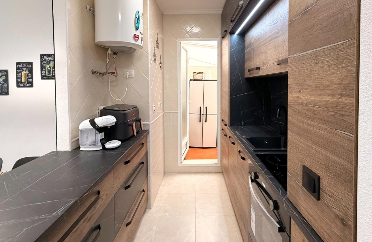 Revente - Appartement -
Torrevieja - Estacion De Autobuses