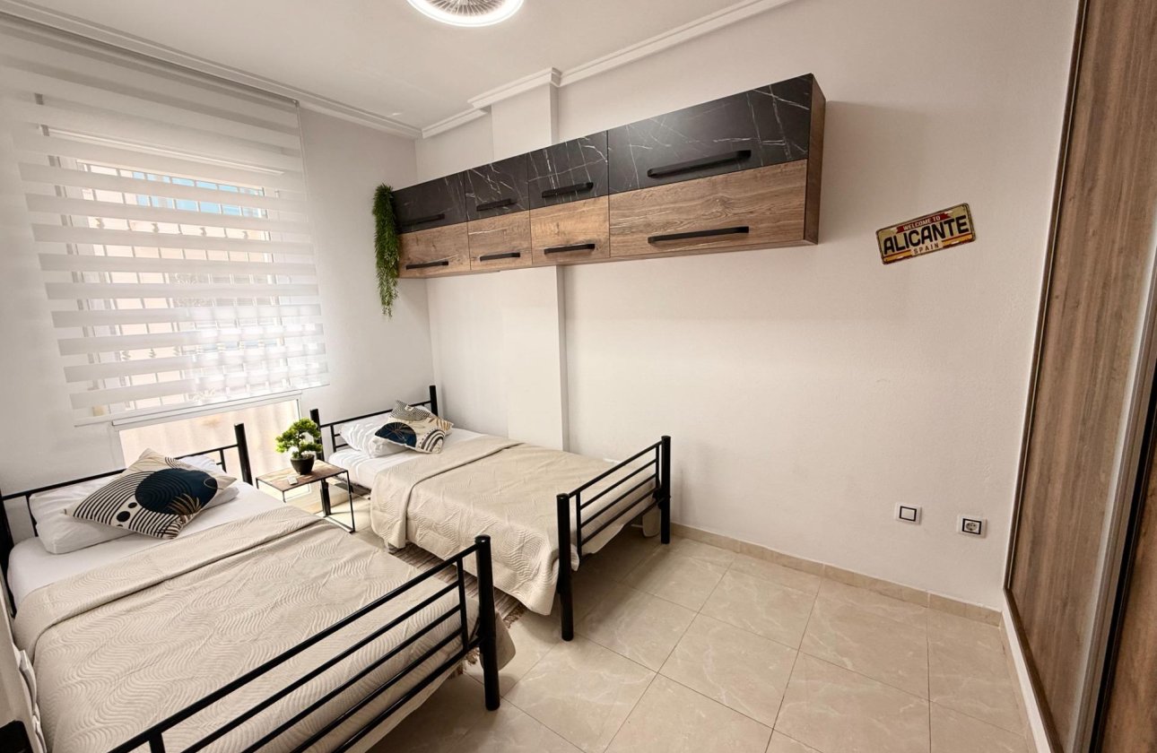 Revente - Appartement -
Torrevieja - Estacion De Autobuses