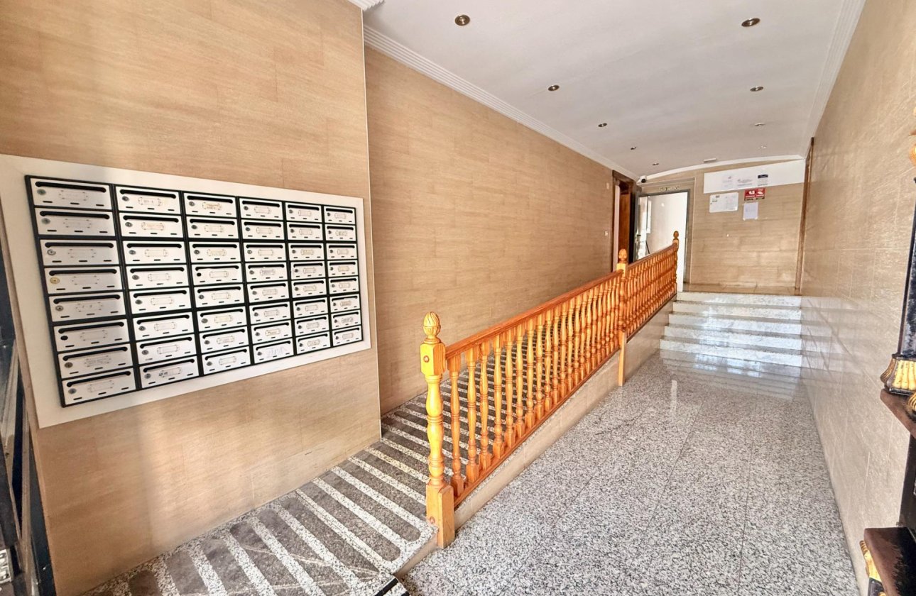 Revente - Appartement -
Torrevieja - Estacion De Autobuses