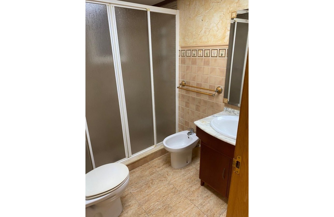 Revente - Appartement -
Torrevieja - Estacion De Autobuses