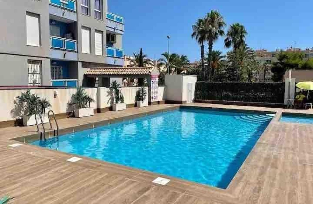 Revente - Appartement -
Torrevieja - Estacion De Autobuses