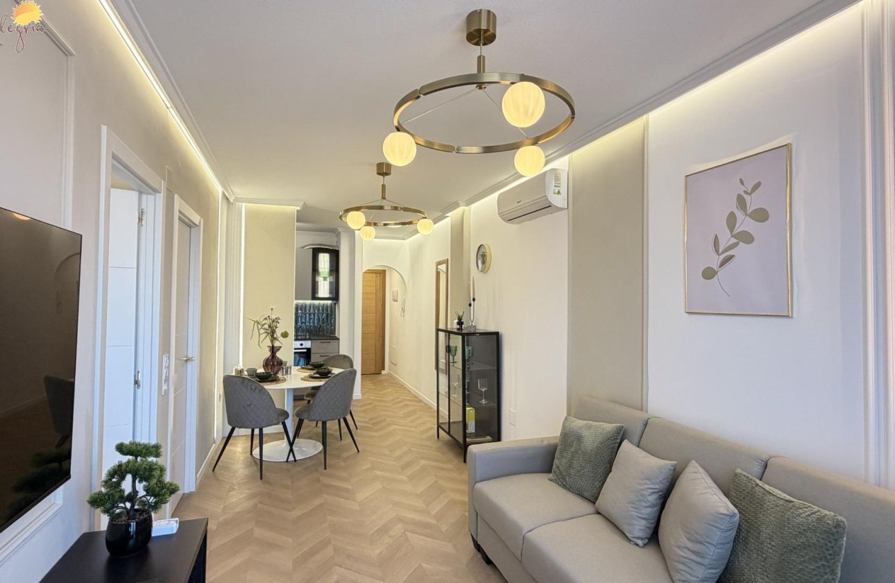 Revente - Appartement -
Torrevieja - Estacion De Autobuses