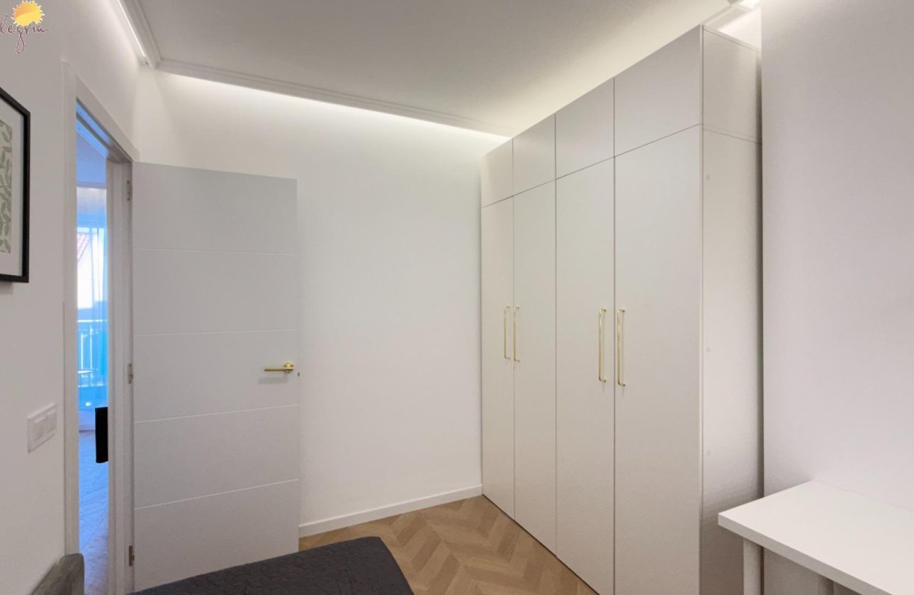 Revente - Appartement -
Torrevieja - Estacion De Autobuses