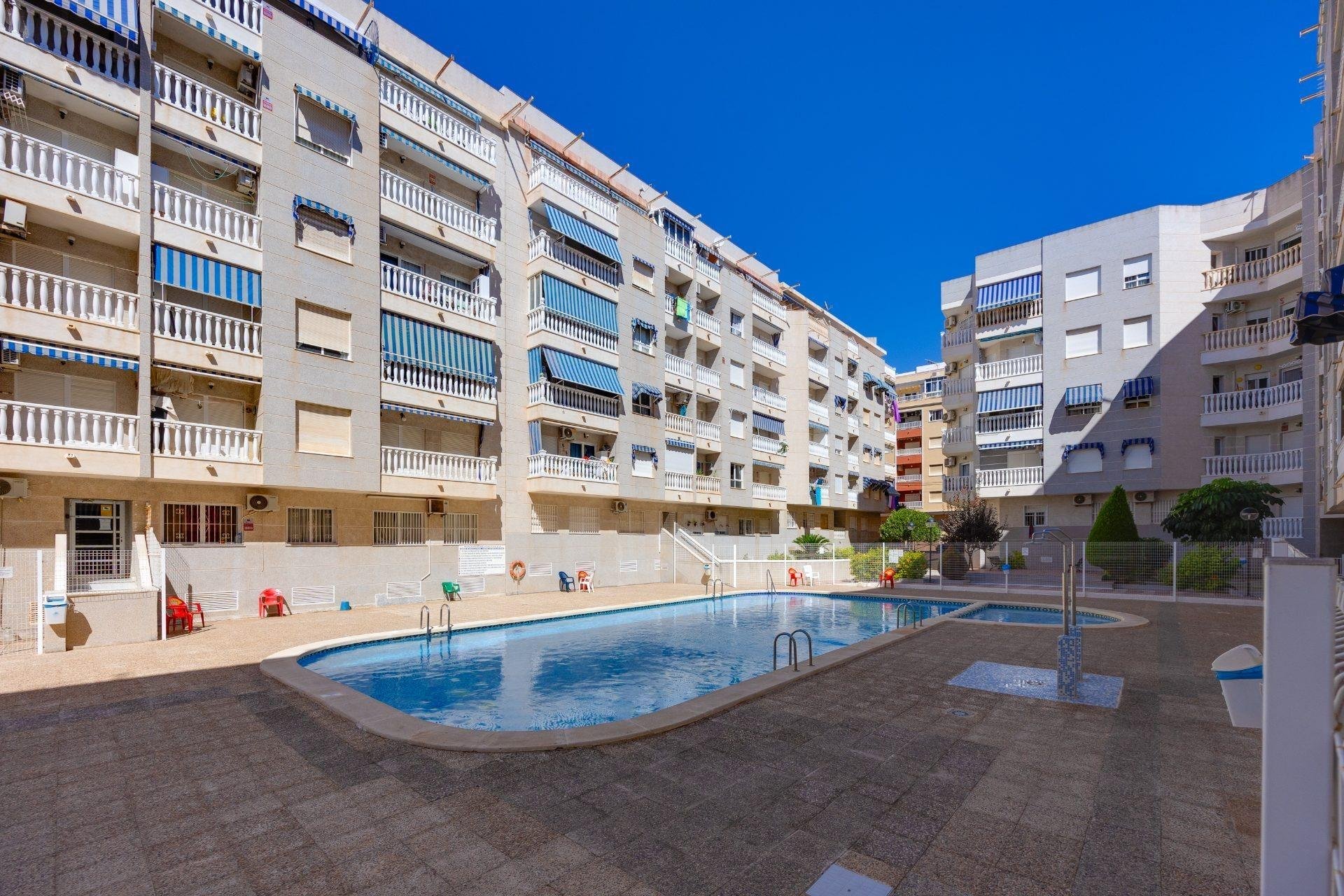 Revente - Appartement -
Torrevieja - Estacion De Autobuses