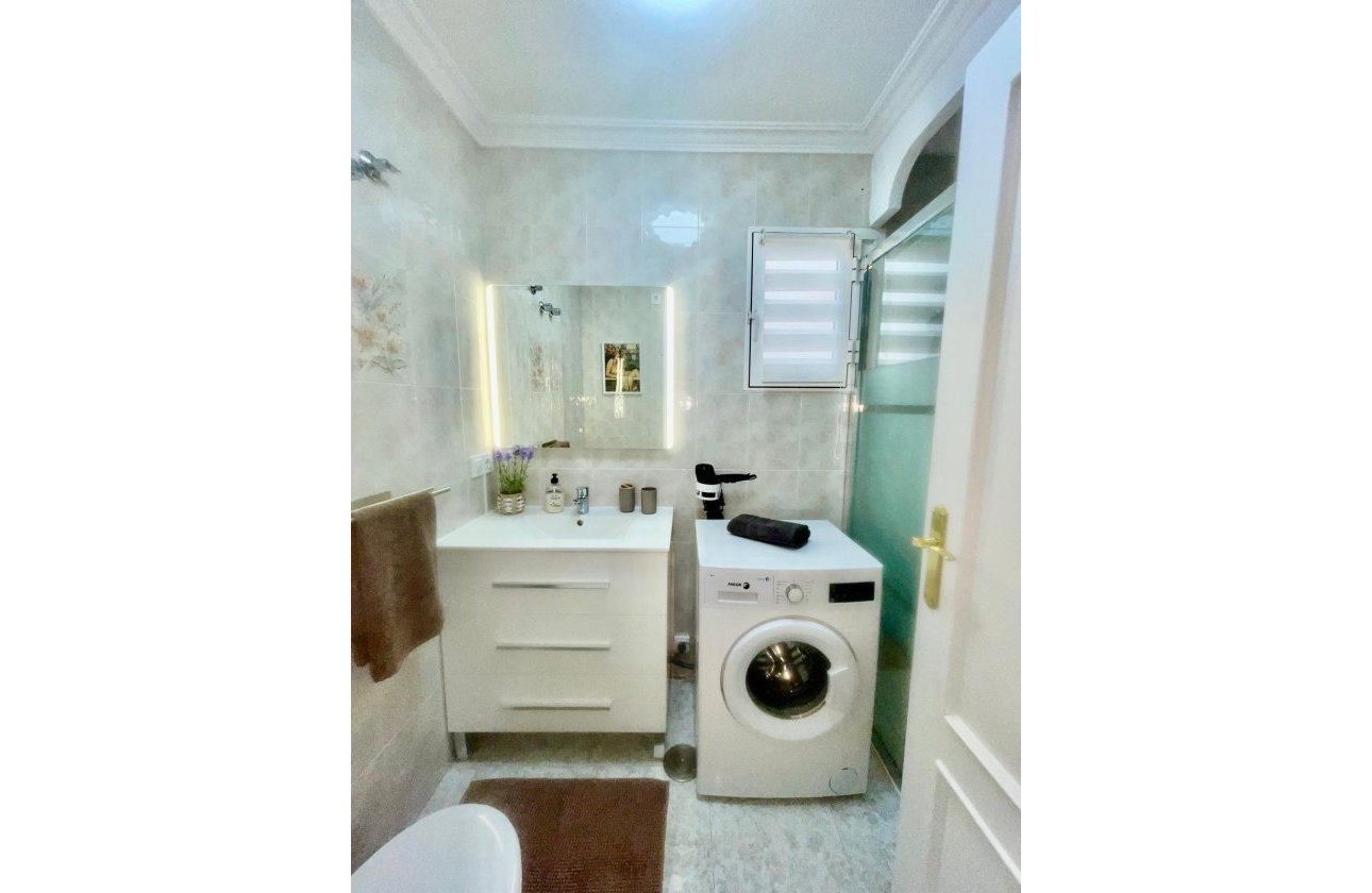 Revente - Appartement -
Torrevieja - Estacion De Autobuses