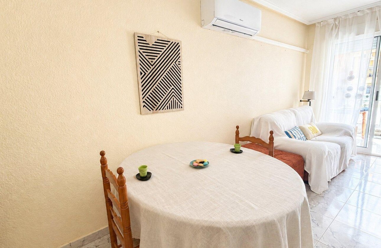 Revente - Appartement -
Torrevieja - Habaneras