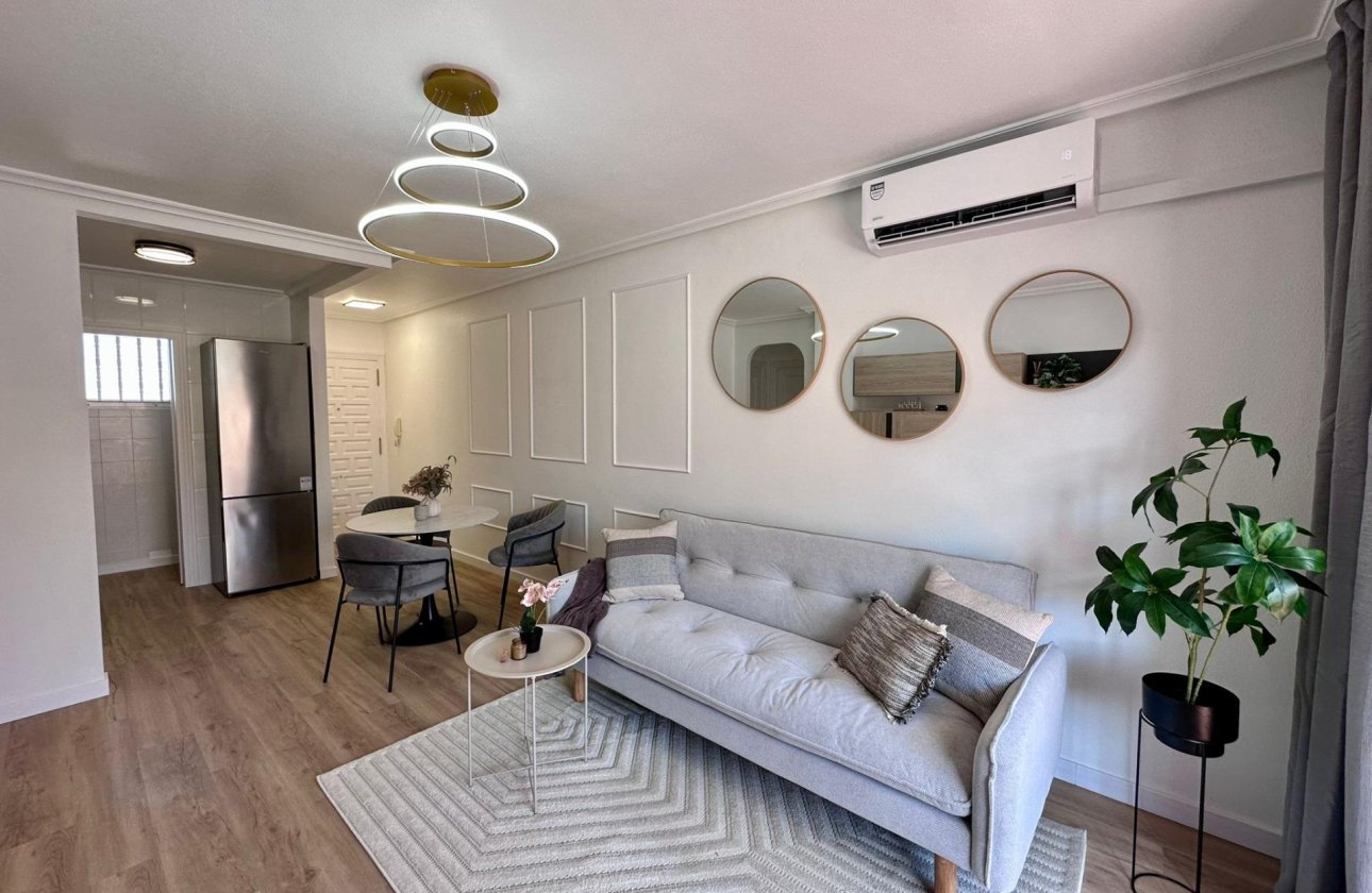 Revente - Appartement -
Torrevieja - Habaneras