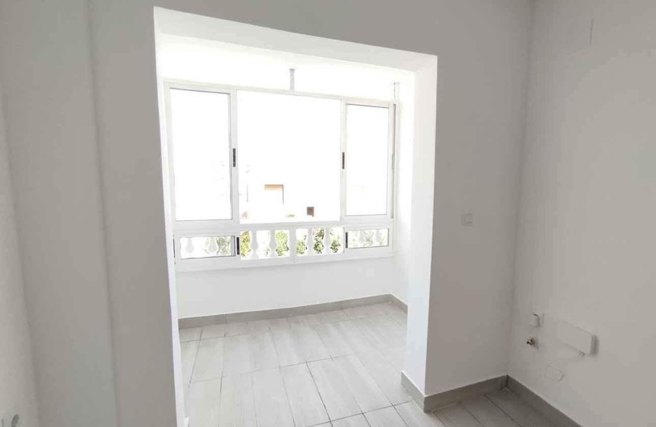 Revente - Appartement -
Torrevieja - Habaneras