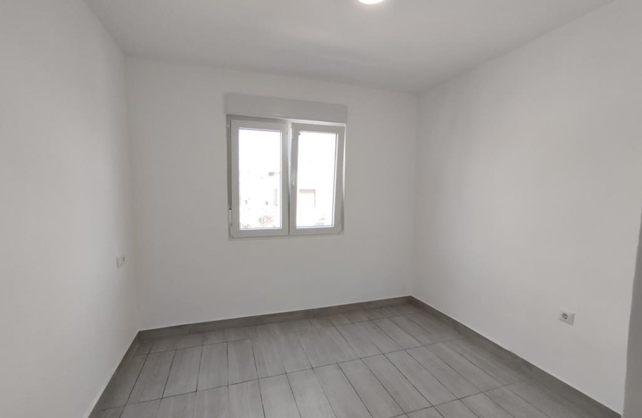 Revente - Appartement -
Torrevieja - Habaneras