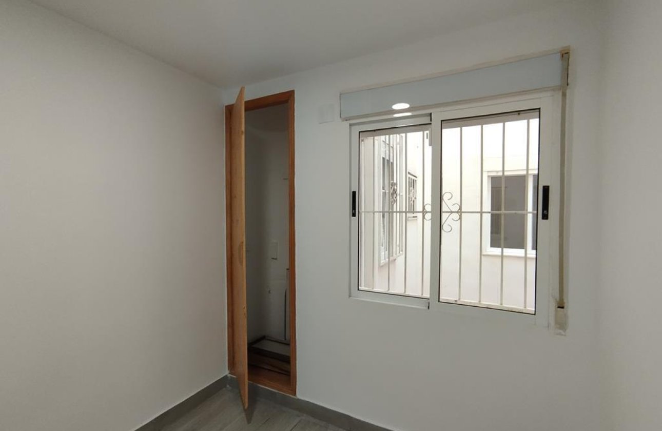 Revente - Appartement -
Torrevieja - Habaneras