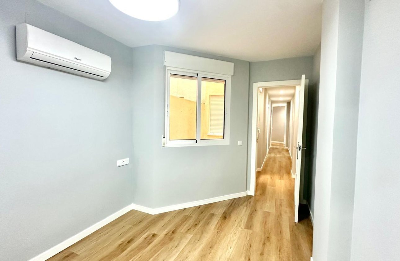 Revente - Appartement -
Torrevieja - La Mata Pueblo