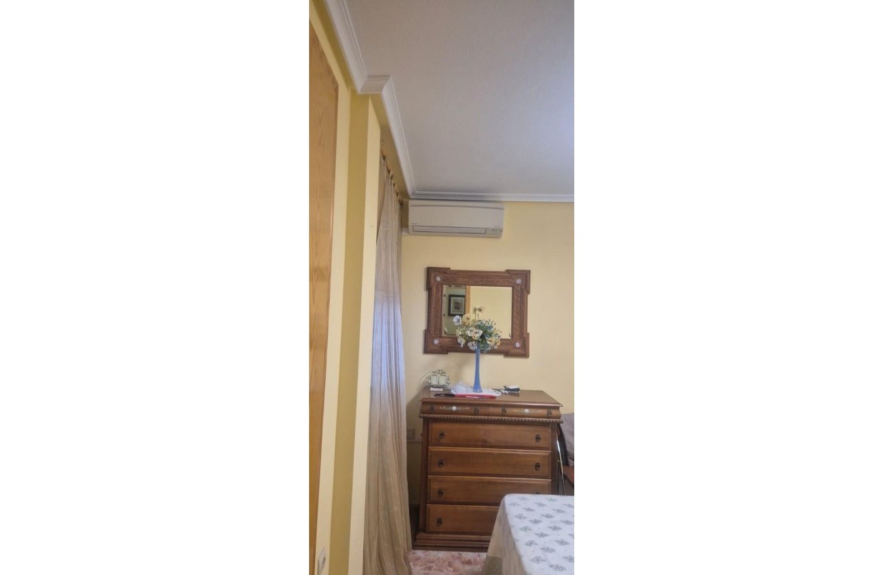 Revente - Appartement -
Torrevieja - La Mata Pueblo