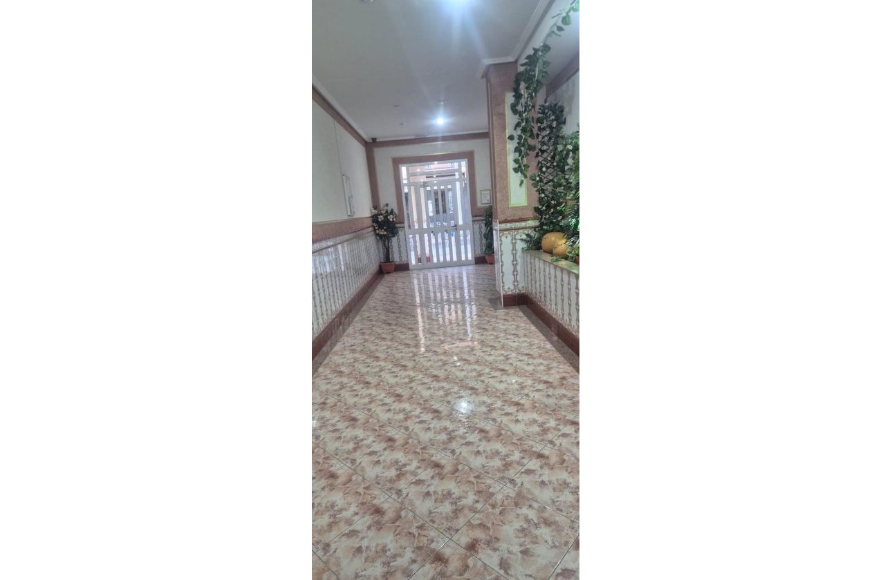 Revente - Appartement -
Torrevieja - La Mata Pueblo