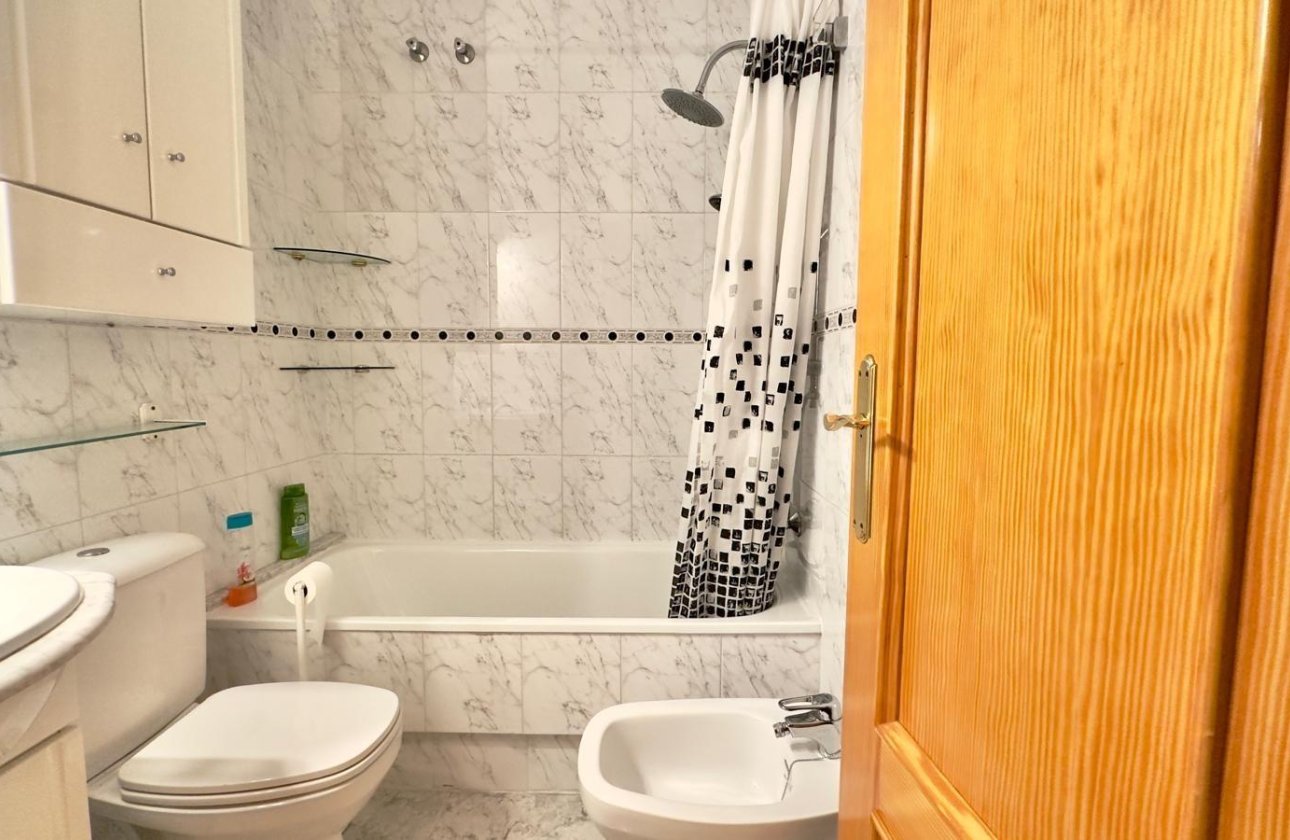 Revente - Appartement -
Torrevieja - La Mata Pueblo