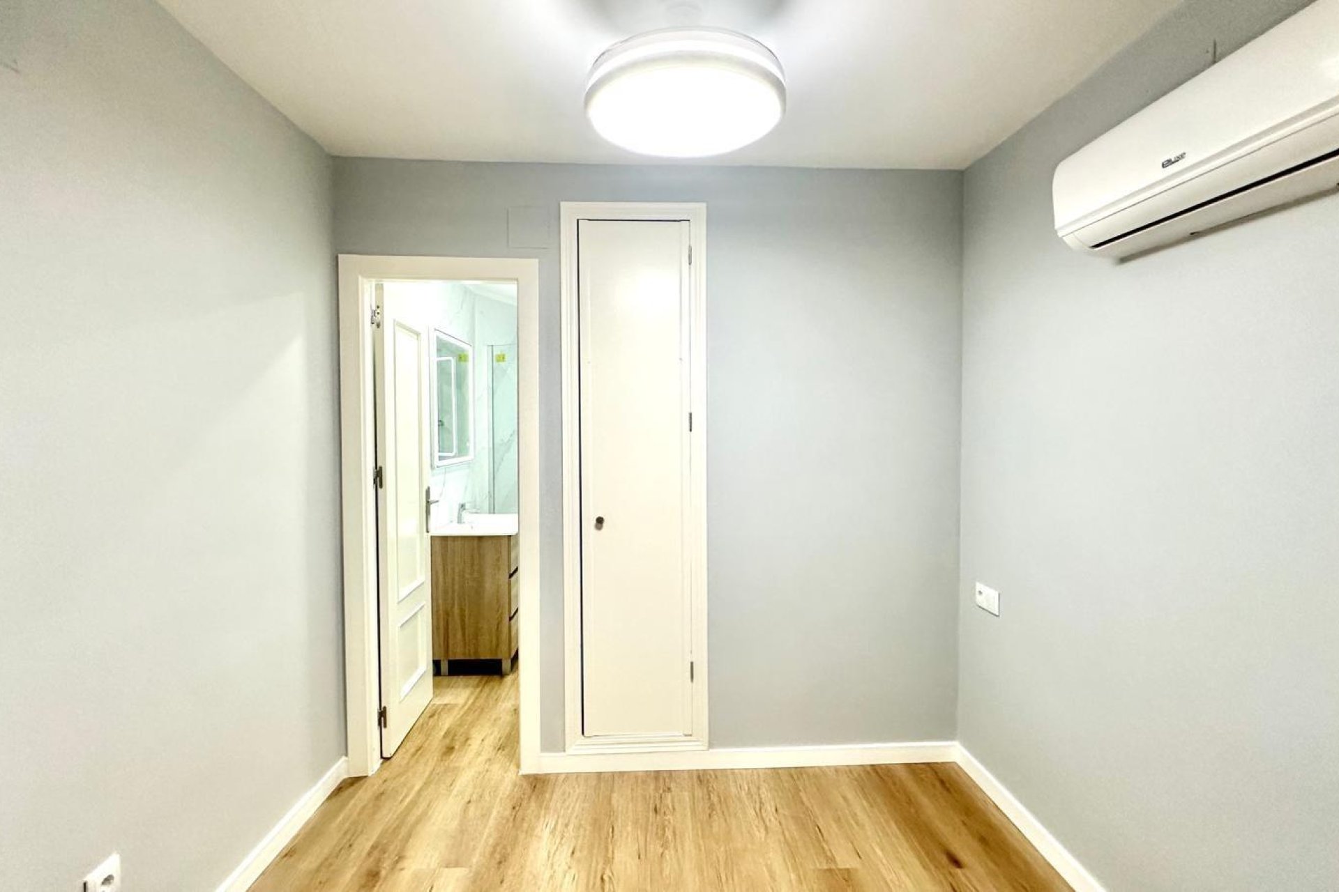 Revente - Appartement -
Torrevieja - La Mata Pueblo