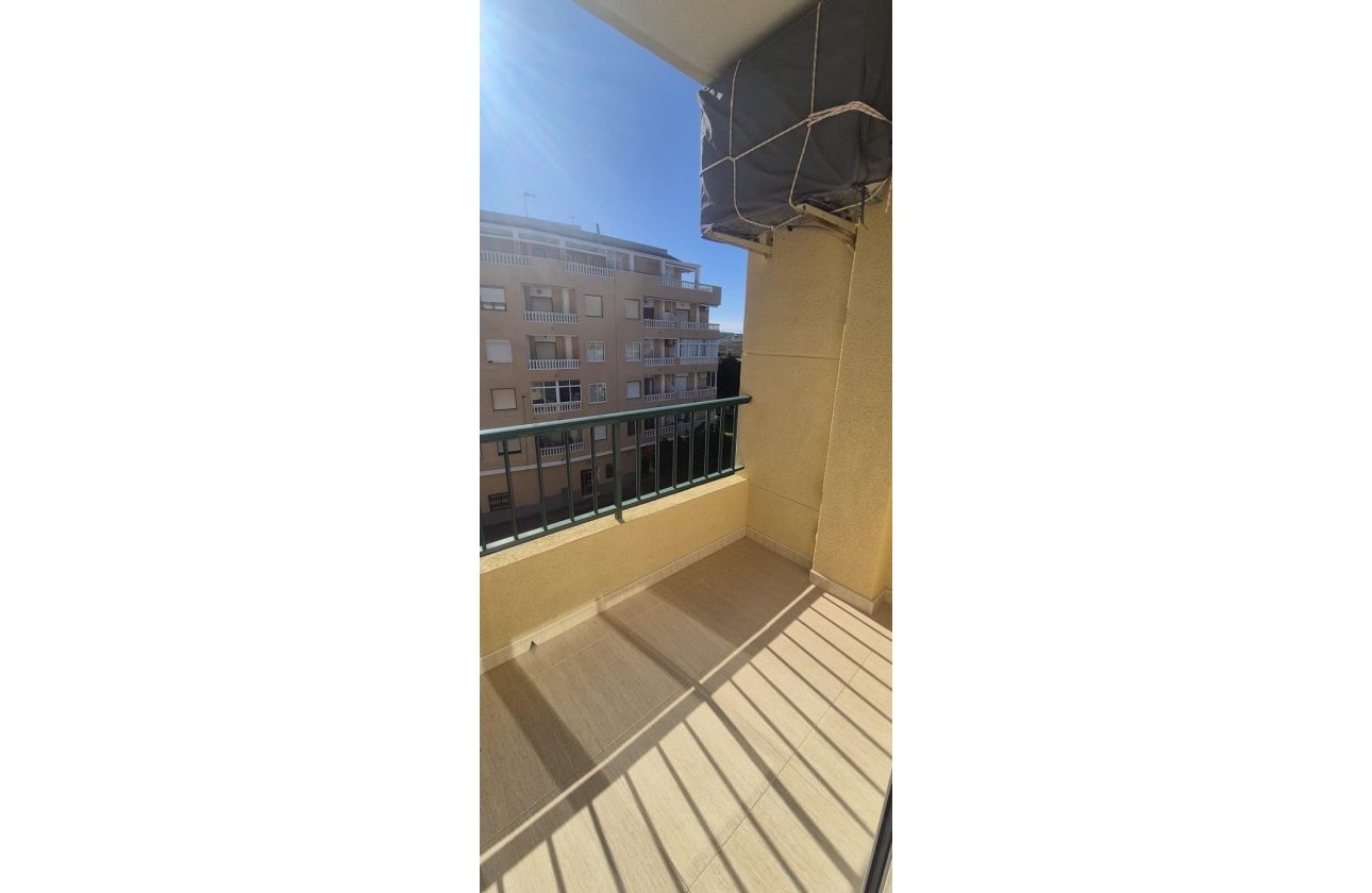 Revente - Appartement -
Torrevieja - La Mata Pueblo