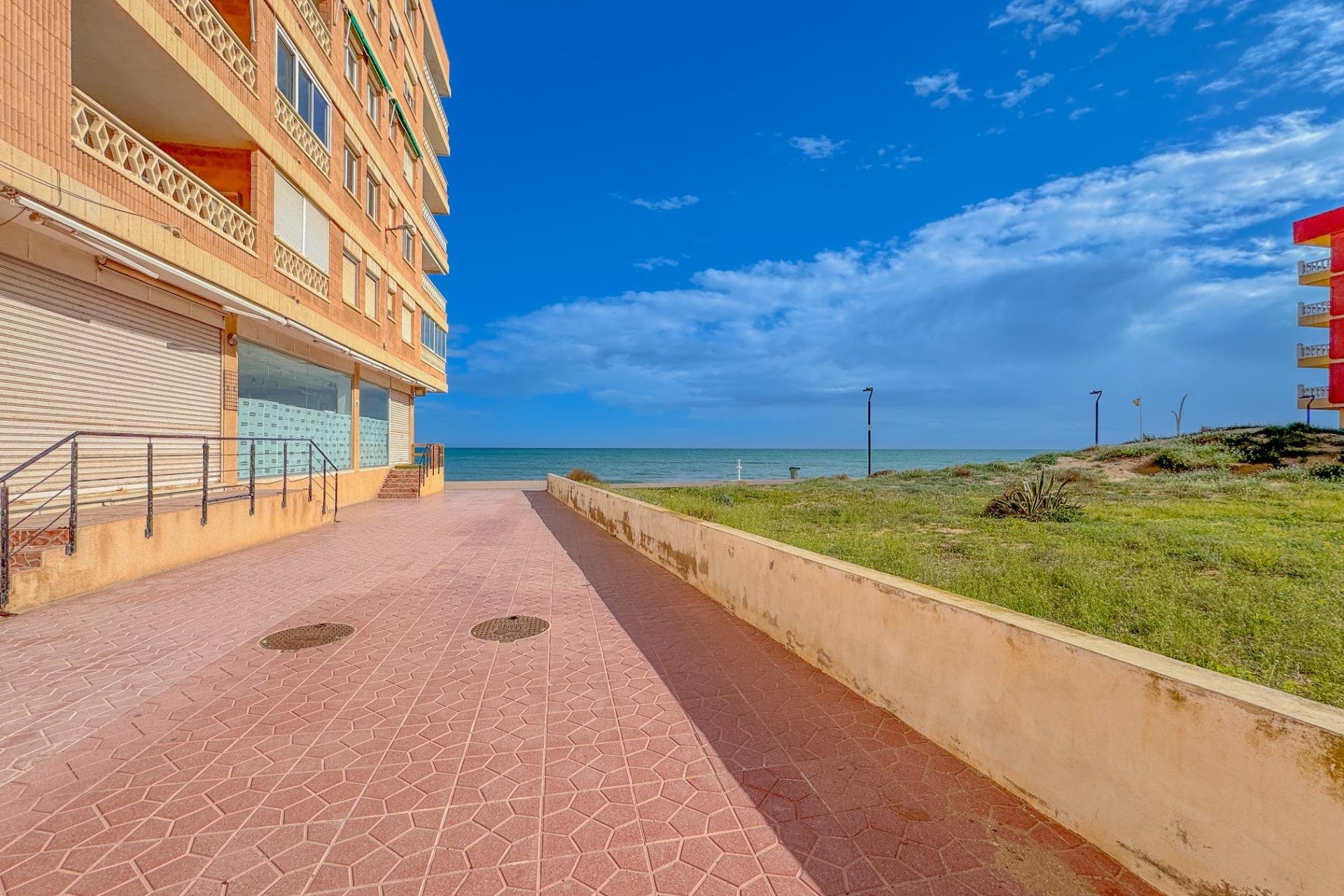 Revente - Appartement -
Torrevieja - La Mata Pueblo