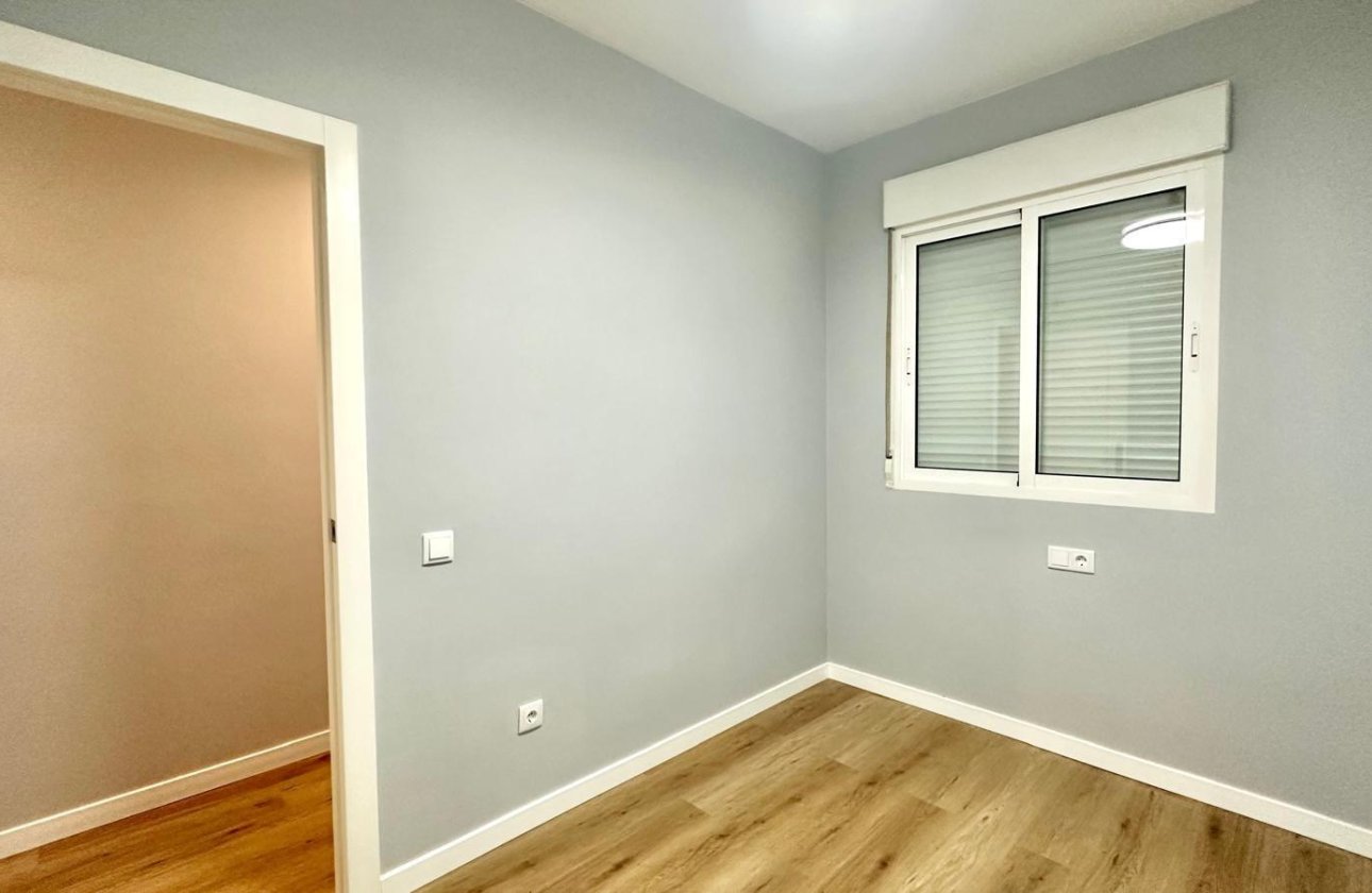 Revente - Appartement -
Torrevieja - La Mata Pueblo