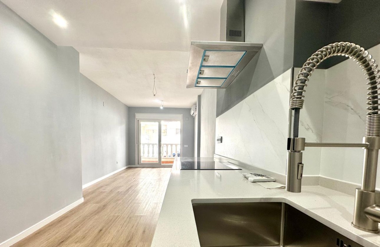 Revente - Appartement -
Torrevieja - La Mata Pueblo