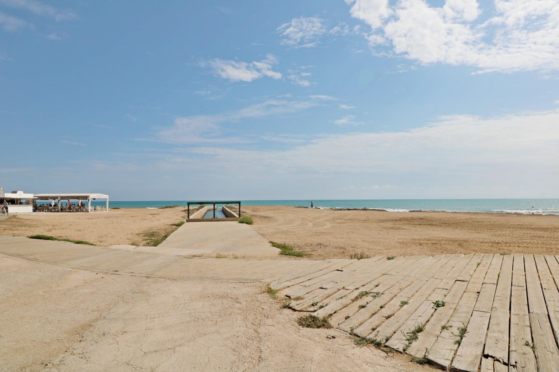 Revente - Appartement -
Torrevieja - La Mata Pueblo
