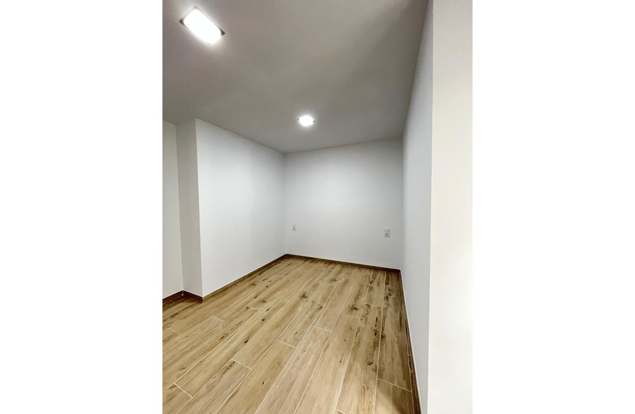 Revente - Appartement -
Torrevieja - La Mata