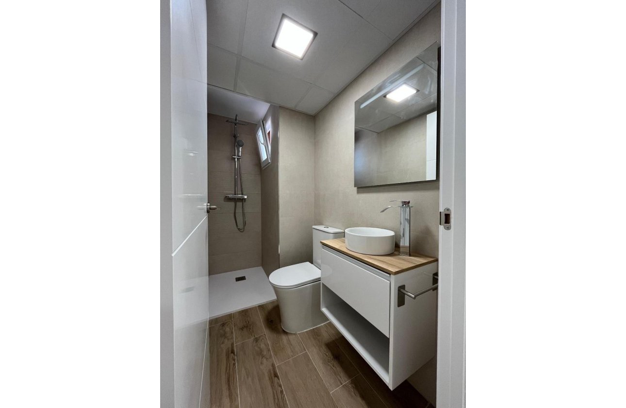 Revente - Appartement -
Torrevieja - La Mata