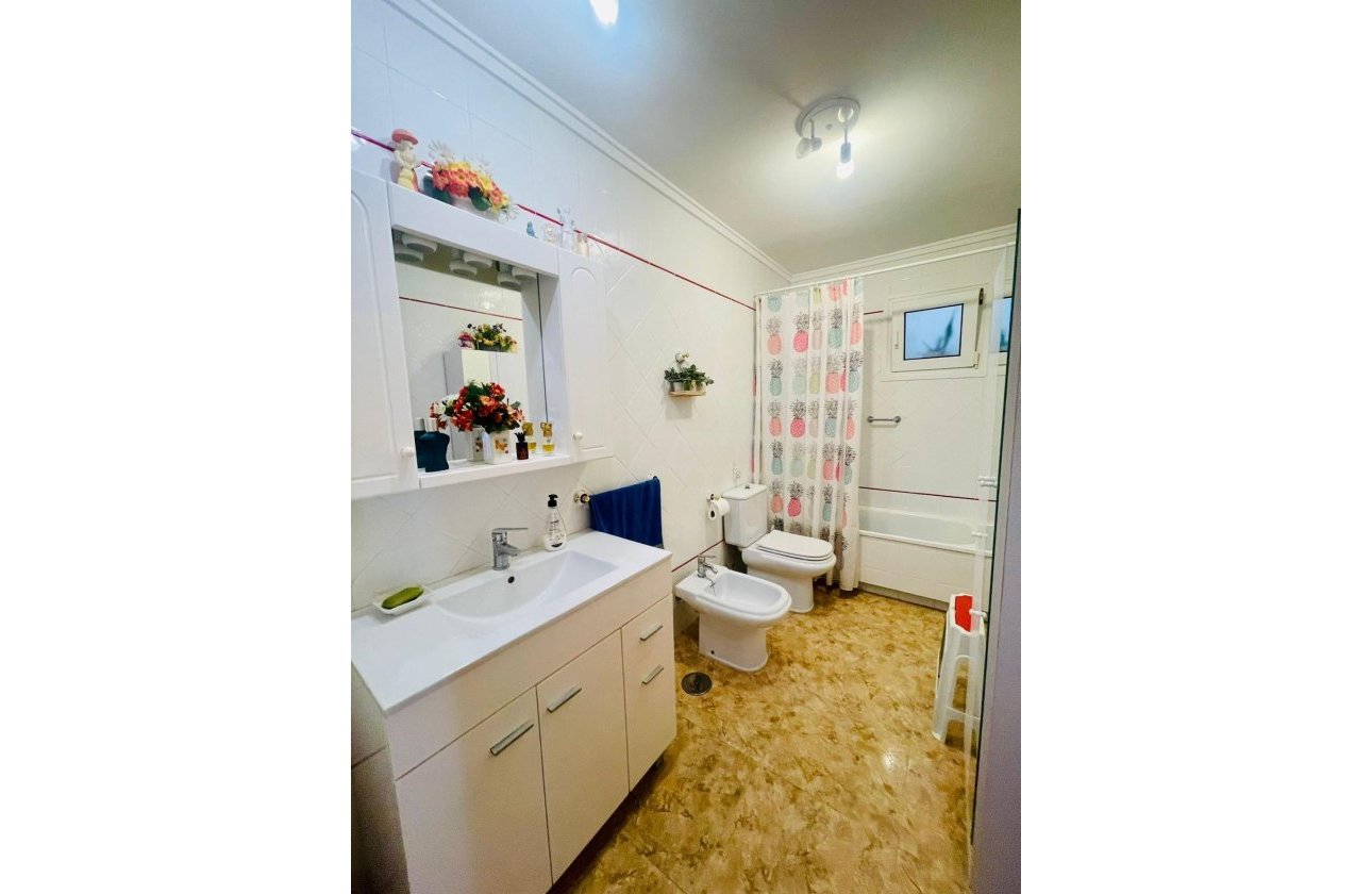 Revente - Appartement -
Torrevieja - La Mata