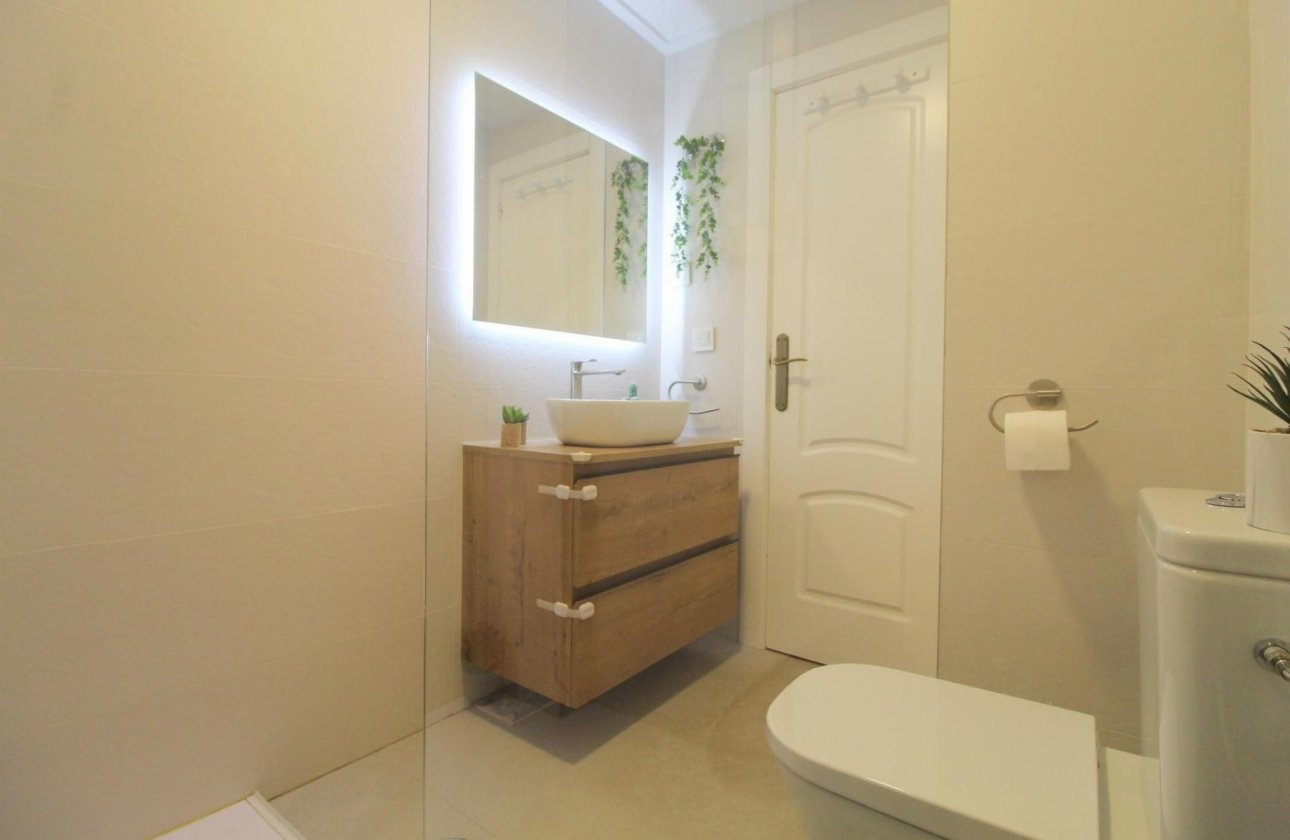 Revente - Appartement -
Torrevieja - La Veleta