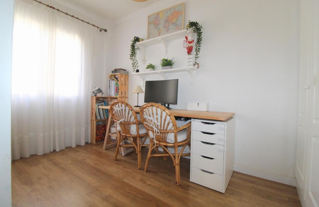Revente - Appartement -
Torrevieja - La Veleta