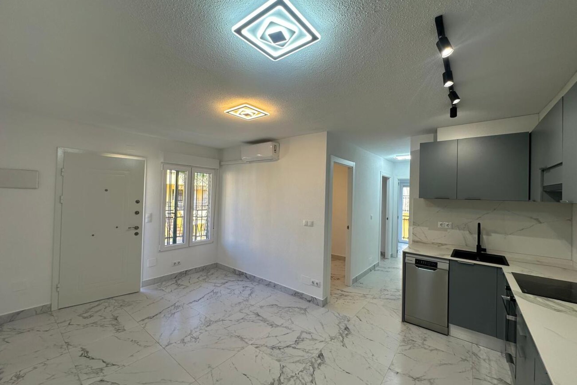 Revente - Appartement -
Torrevieja - La Veleta