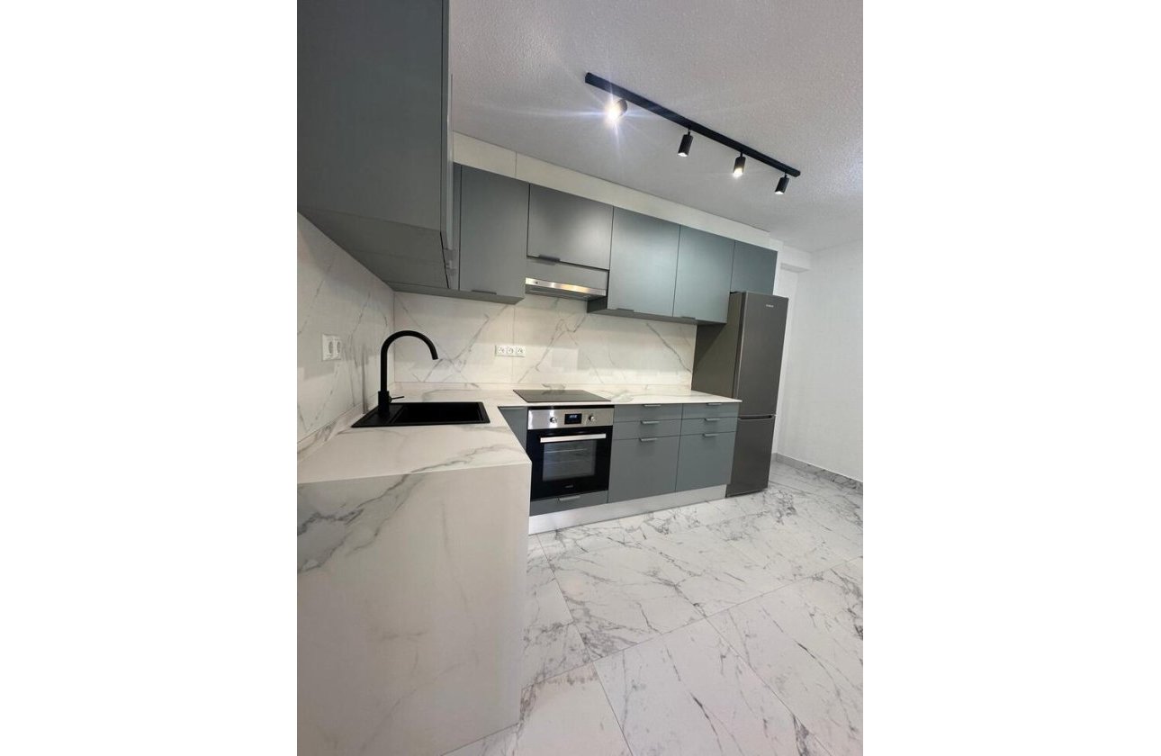 Revente - Appartement -
Torrevieja - La Veleta