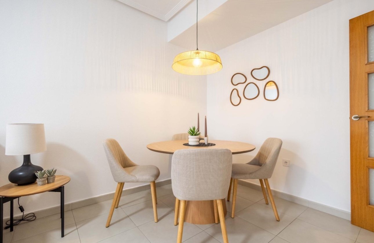 Revente - Appartement -
Torrevieja - Las Calas