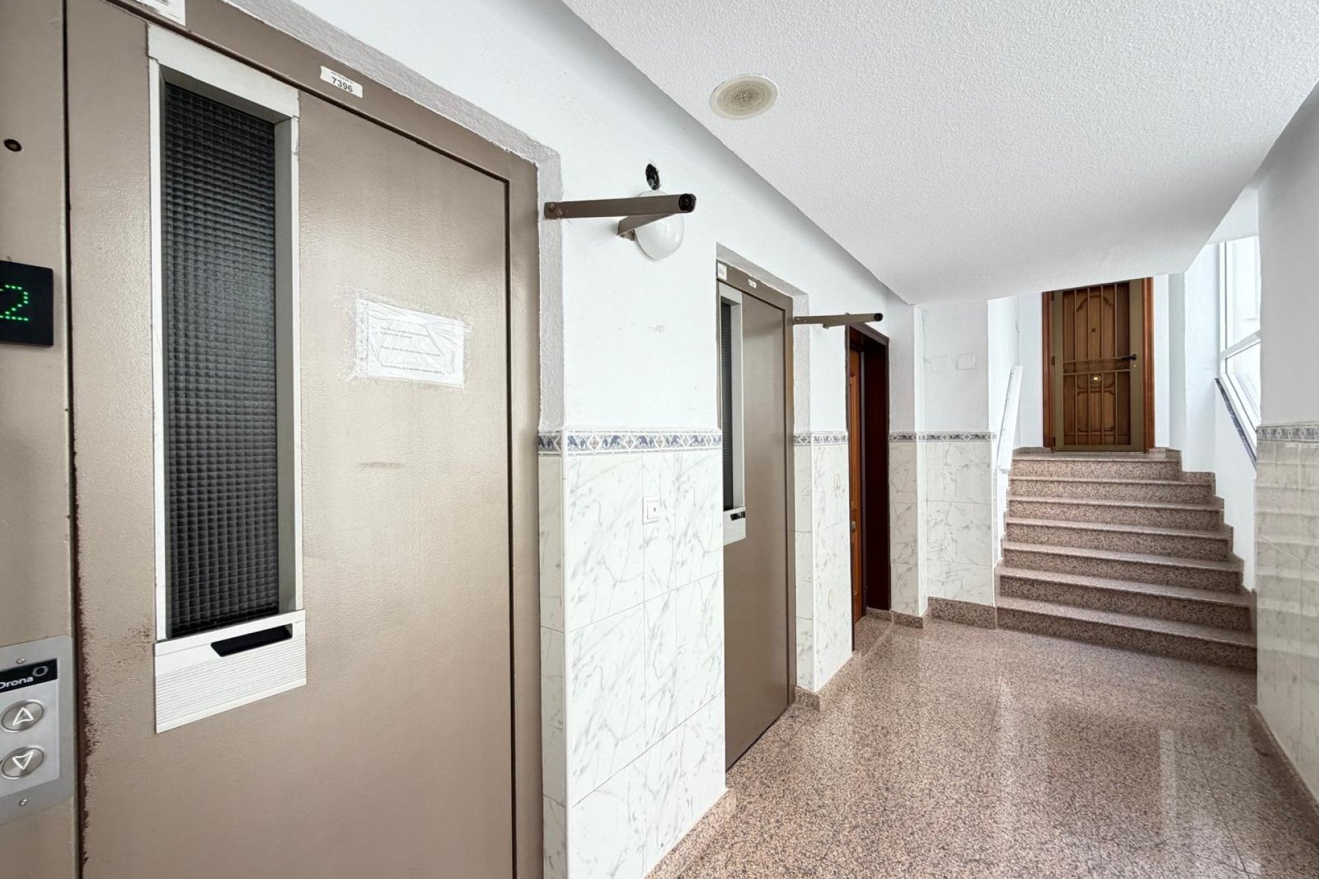 Revente - Appartement -
Torrevieja - Las Piscinas Naturales