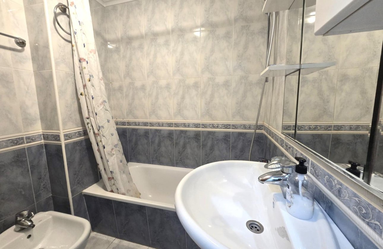 Revente - Appartement -
Torrevieja - Las Piscinas Naturales