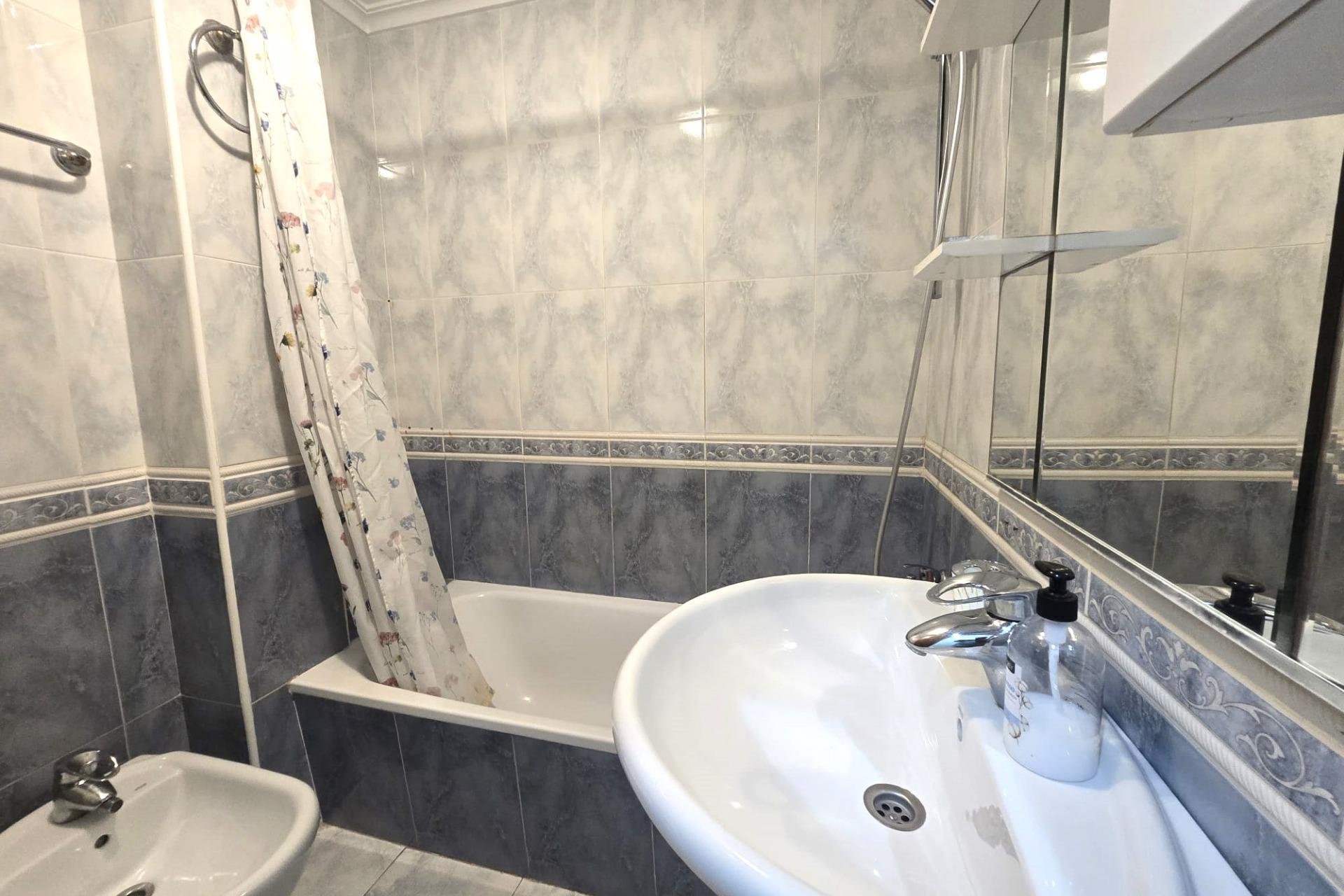Revente - Appartement -
Torrevieja - Las Piscinas Naturales