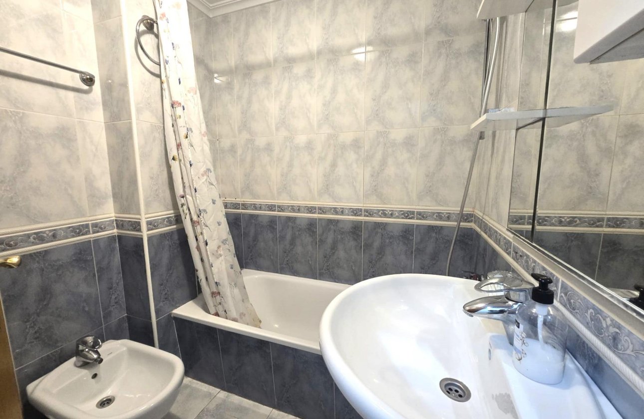 Revente - Appartement -
Torrevieja - Las Piscinas Naturales