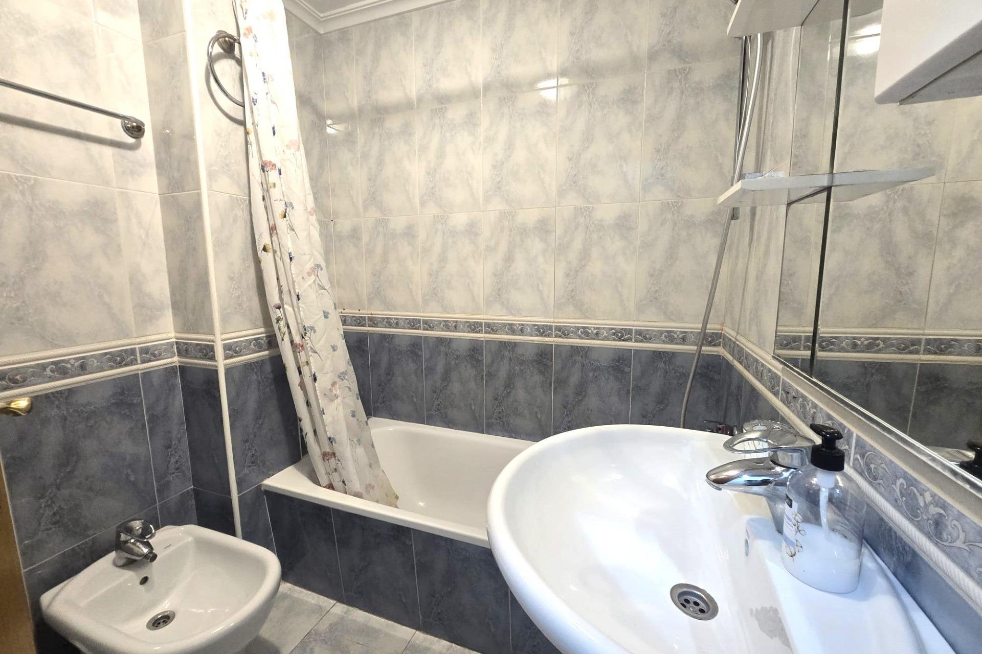 Revente - Appartement -
Torrevieja - Las Piscinas Naturales