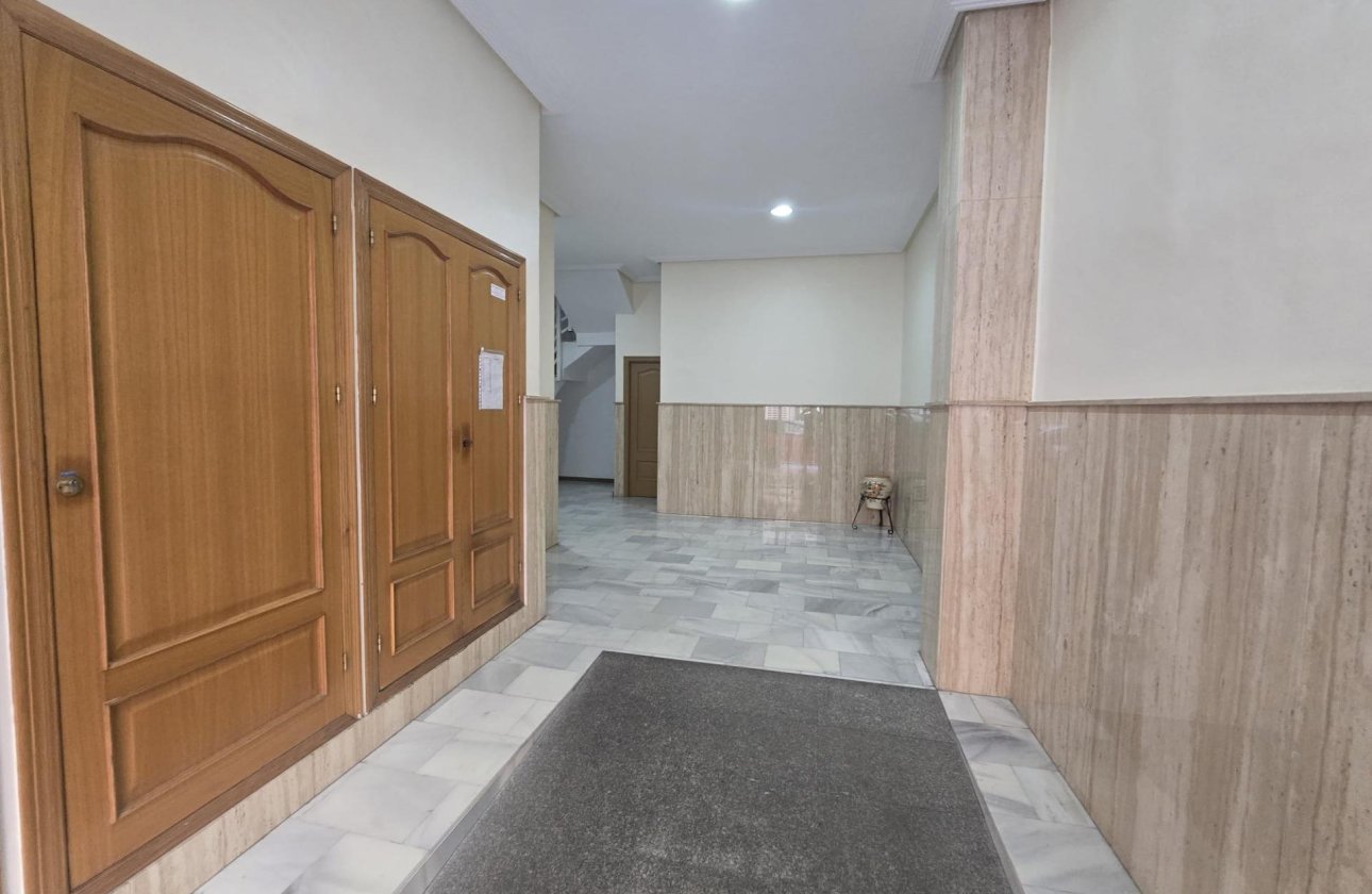 Revente - Appartement -
Torrevieja - Las Piscinas Naturales