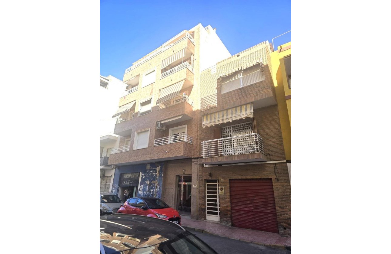 Revente - Appartement -
Torrevieja - Las Piscinas Naturales