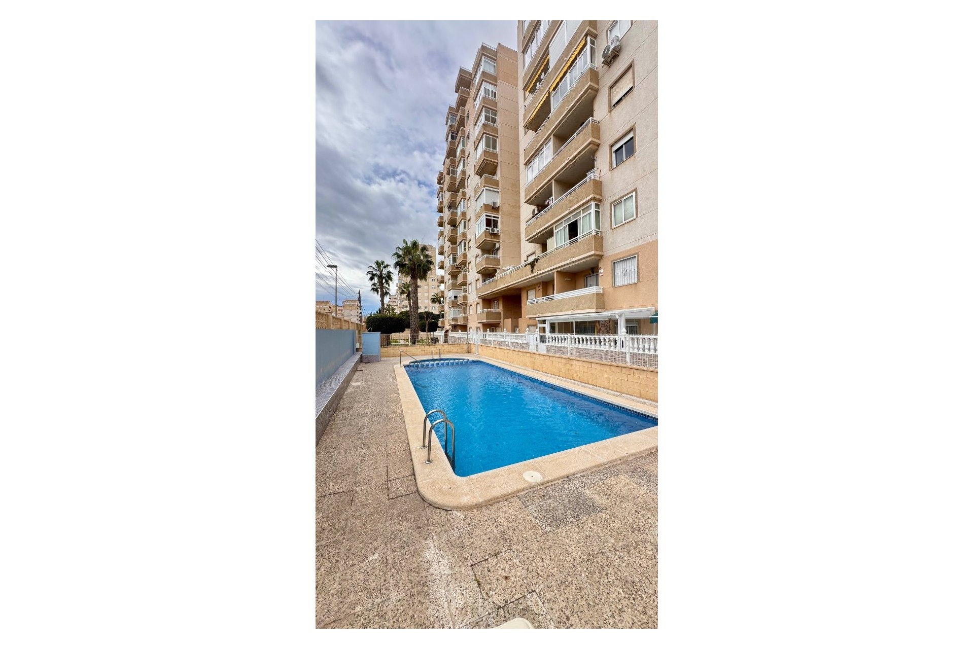 Revente - Appartement -
Torrevieja - Nueva Torrevieja - Aguas Nuevas