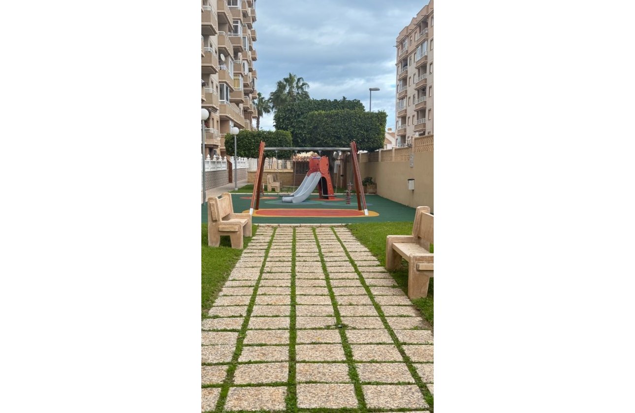 Revente - Appartement -
Torrevieja - Nueva Torrevieja - Aguas Nuevas