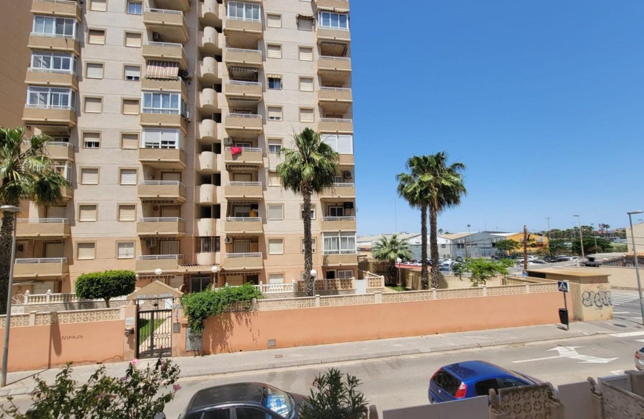 Revente - Appartement -
Torrevieja - Nueva Torrevieja