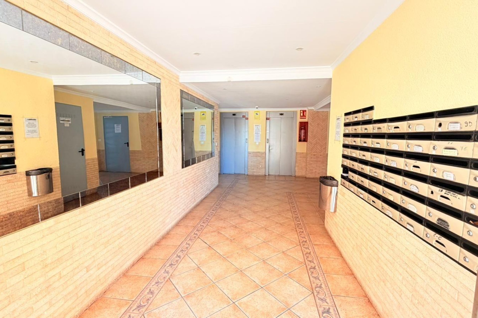 Revente - Appartement -
Torrevieja - Nueva Torrevieja