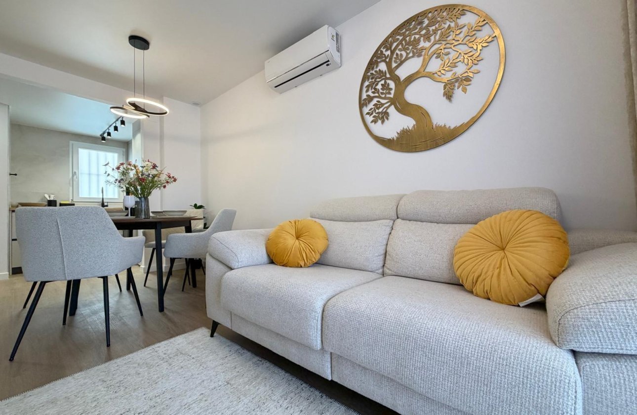 Revente - Appartement -
Torrevieja - Nueva Torrevieja