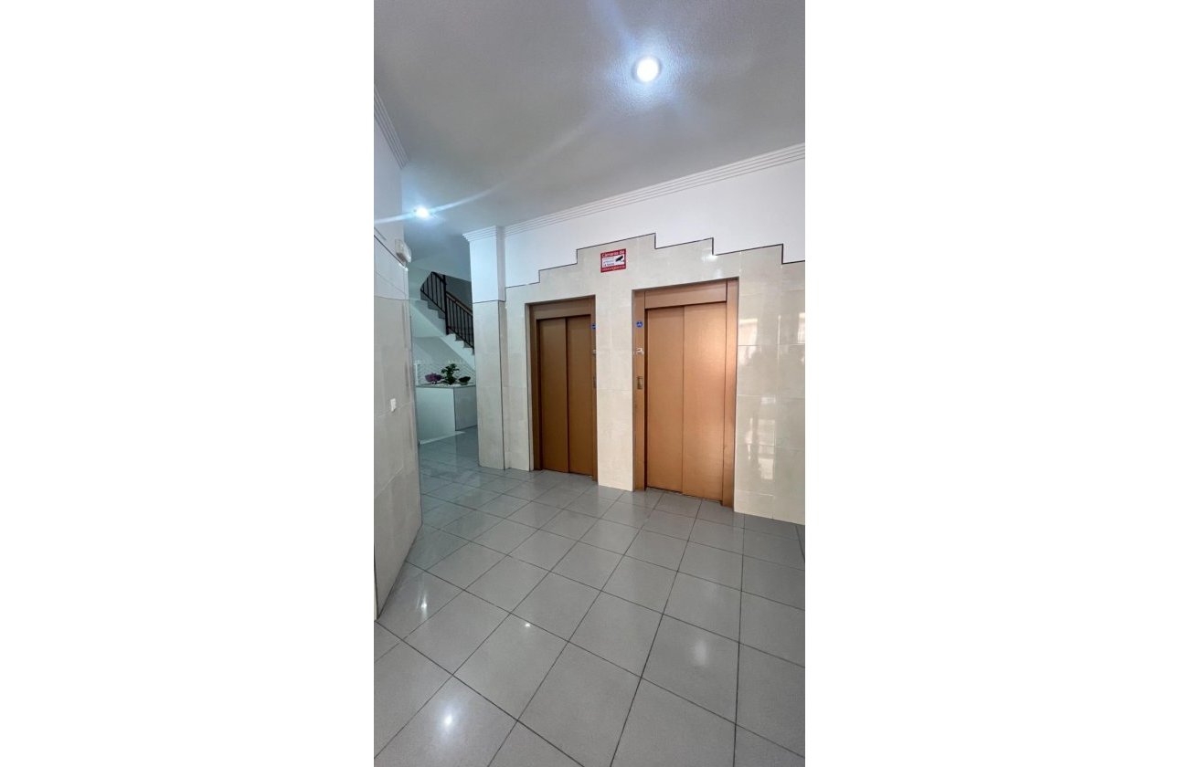 Revente - Appartement -
Torrevieja - PARQUE DE LAS NACIONES