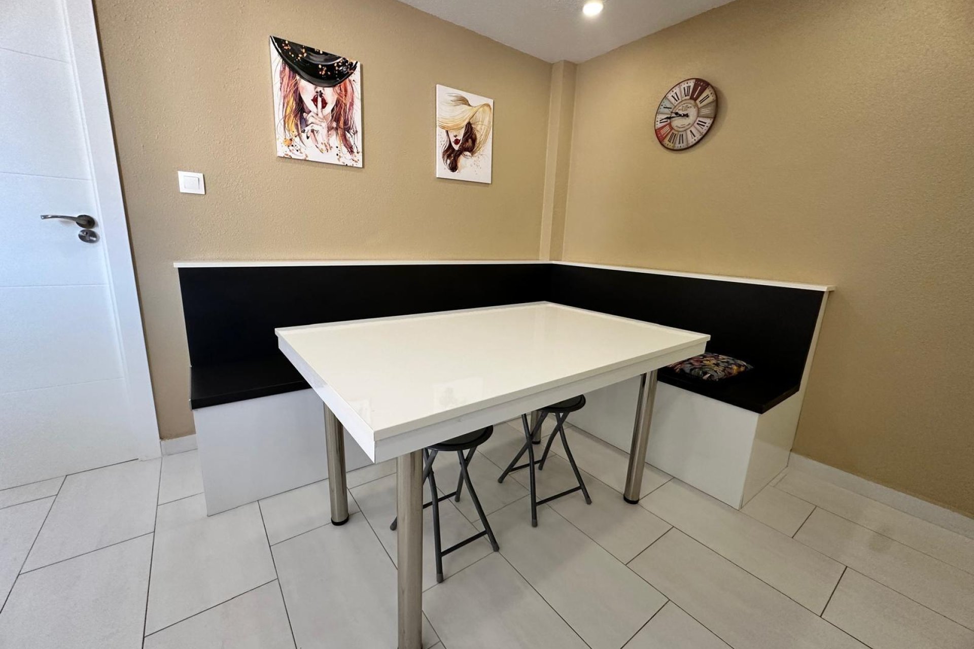 Revente - Appartement -
Torrevieja - Paseo Maritimo