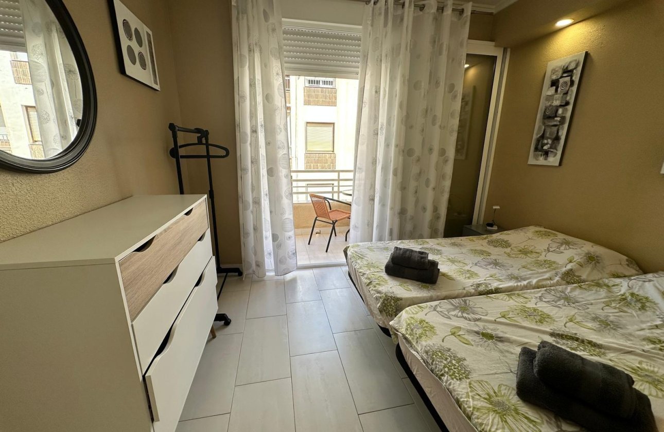 Revente - Appartement -
Torrevieja - Paseo Maritimo