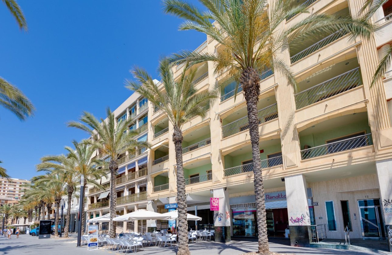 Revente - Appartement -
Torrevieja - Paseo Maritimo