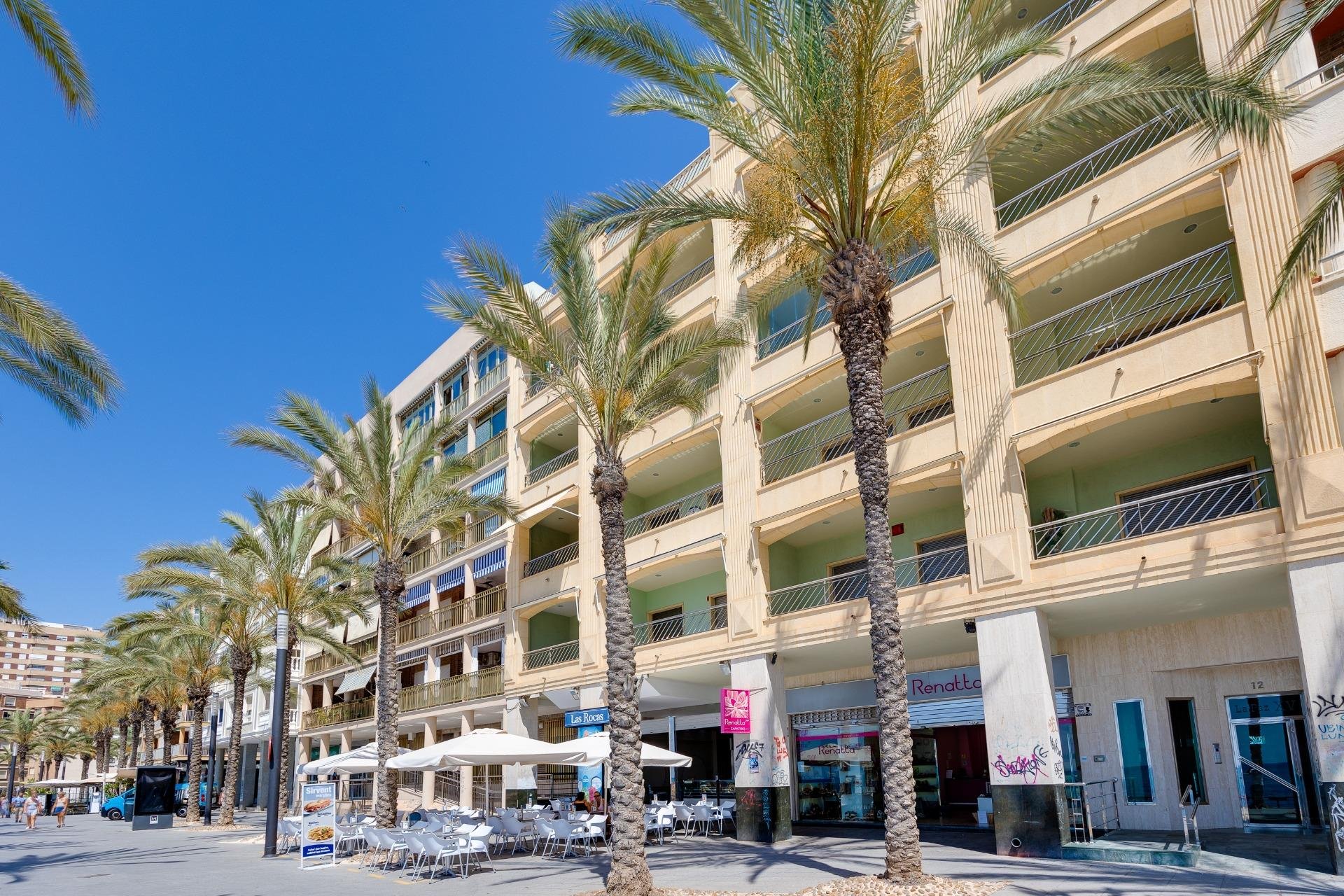 Revente - Appartement -
Torrevieja - Paseo Maritimo